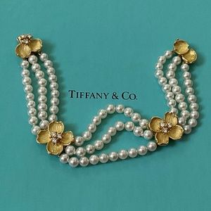 TIFFANY & CO. Vintage 18k Dogwood Diamond Akoya Pearl Bracelet
